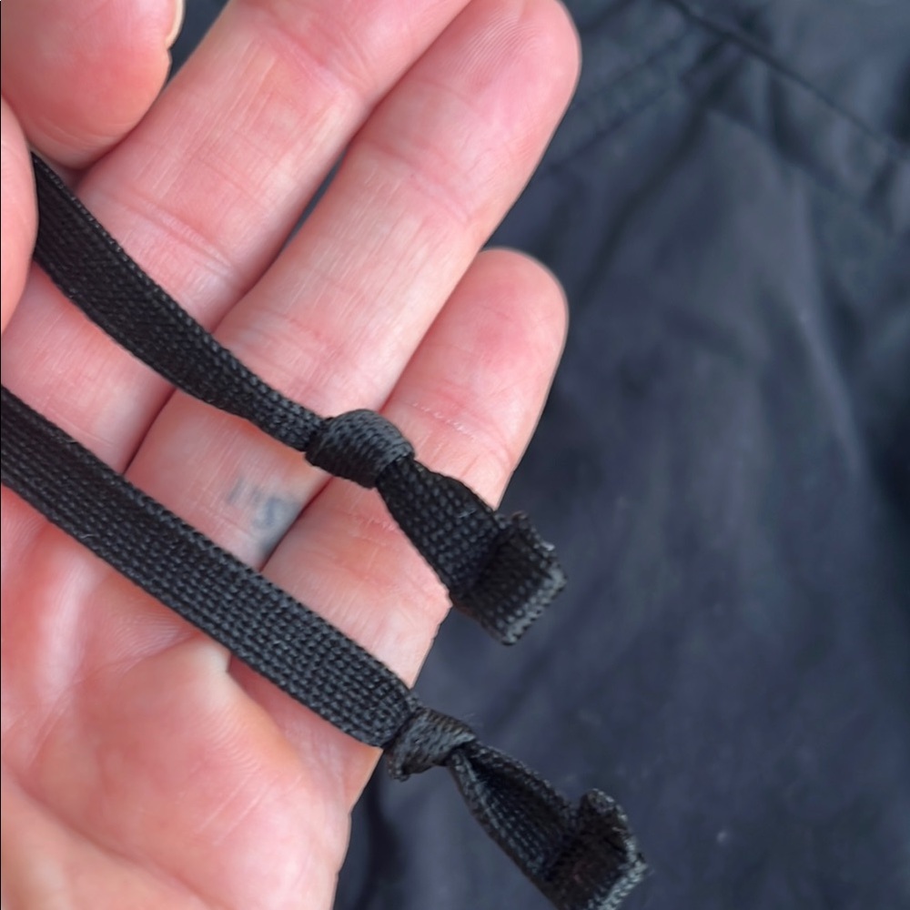 Like new Columbia Black Athletic capris Classic Fit - Picture 5 of 13